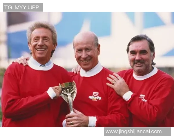 乔治与足球明星们的精彩合影展现了运动精神与友谊的完美结合