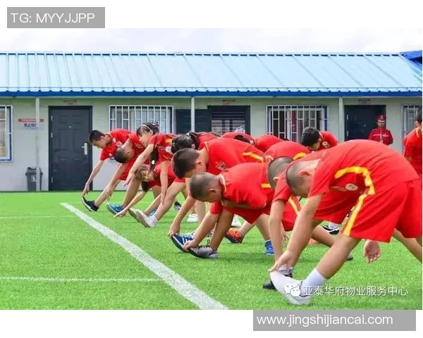 著名足球明星们的专属球鞋设计与品牌背后的故事揭秘